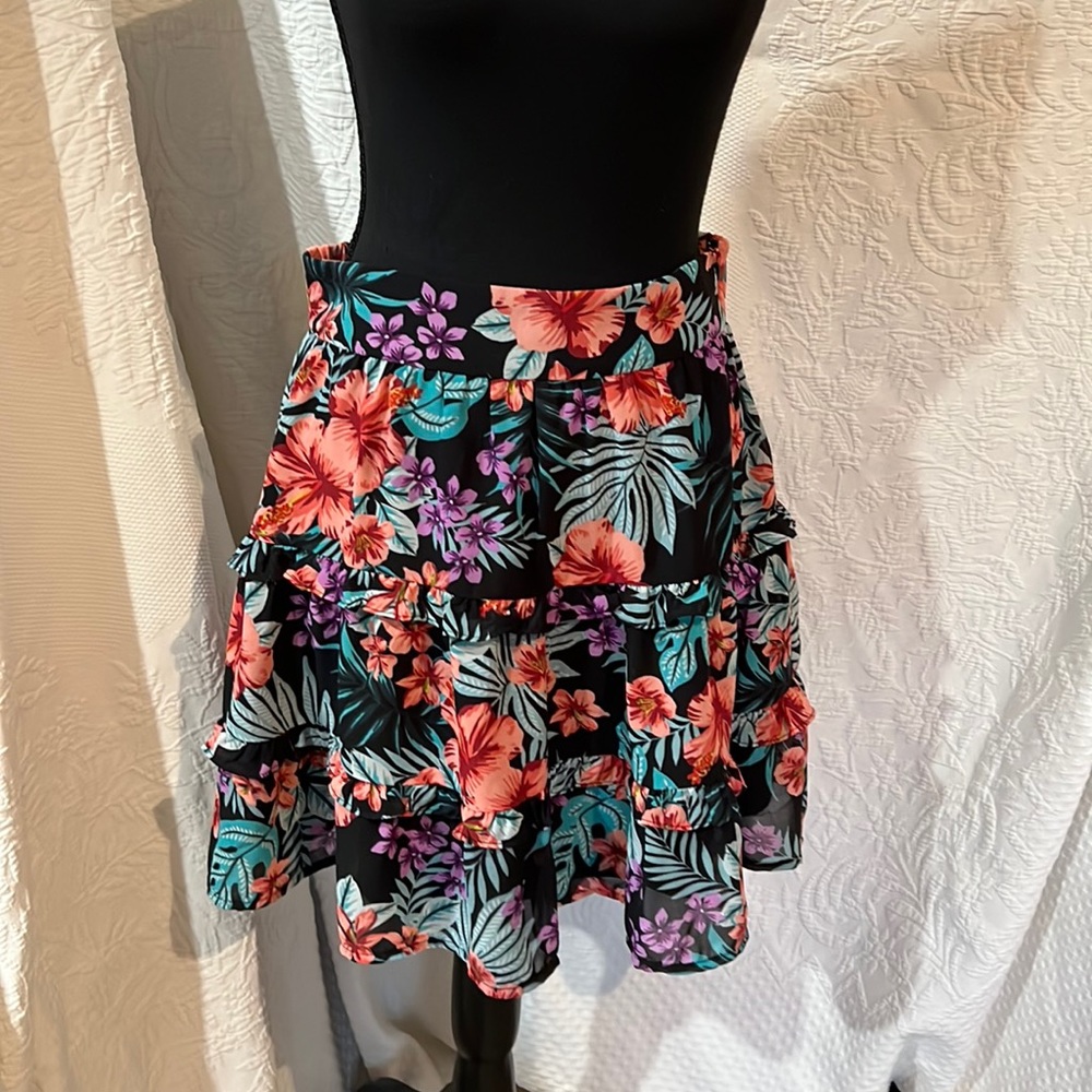 Lost + Wander floral ruffled skirt, size medium, NWT
